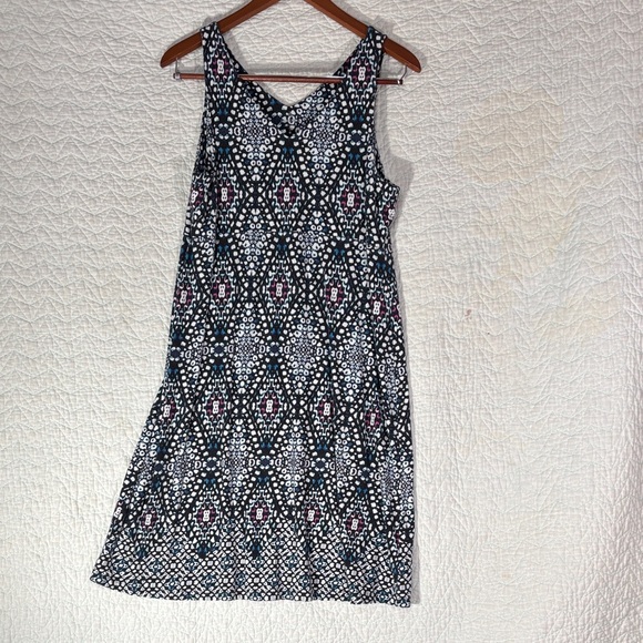 Athleta Dresses & Skirts - Athleta Black and White Geometric Midi Dress